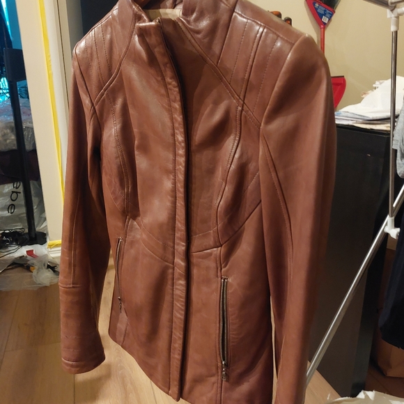 Danier leather jacket - Picture 4 of 9